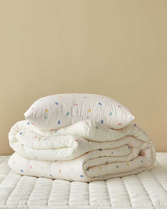 Warm and dust-free move soft semi-ultrafine winter quilt set -jelly bear